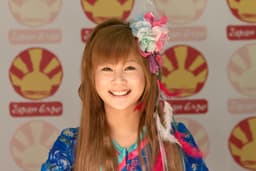 新垣里沙の顔写真