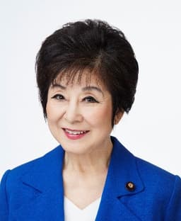 山東昭子の顔写真