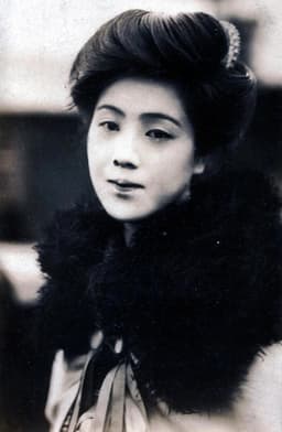 浦辺粂子の顔写真
