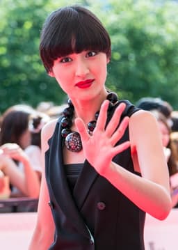シシド・カフカの顔写真