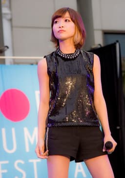 May'nの顔写真