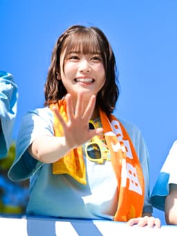 丹生明里の顔写真