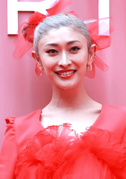 山田優の顔写真