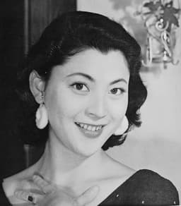 岡田茉莉子の顔写真