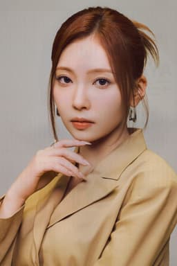 小合麻由佳の顔写真