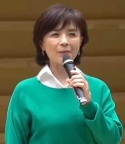 榊原郁恵の顔写真