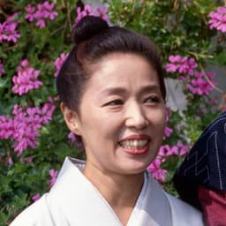 宮本信子の顔写真