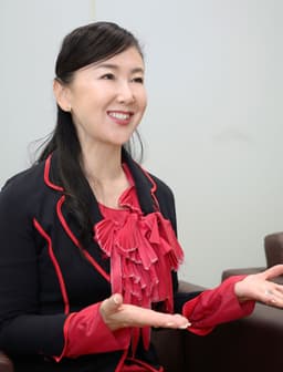 東ちづるの顔写真