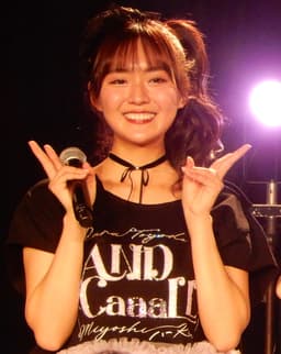 豊田ルナの顔写真