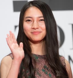 久保田紗友の顔写真