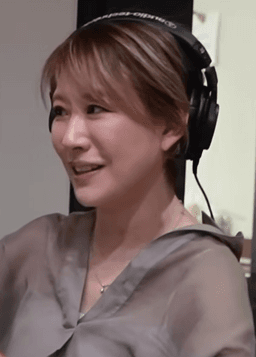 朴璐美の顔写真
