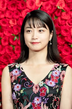 深川麻衣の顔写真
