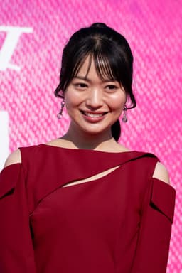 北原里英の顔写真