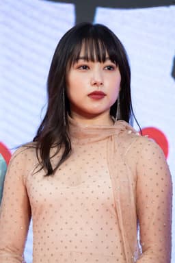 桜井日奈子の顔写真