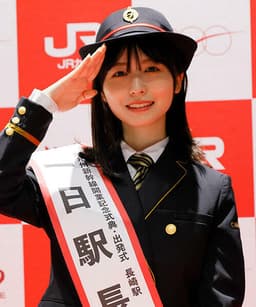 長濱ねるの顔写真