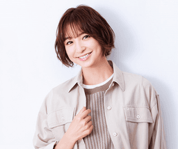 篠田麻里子の顔写真
