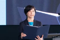 千堂あきほの顔写真